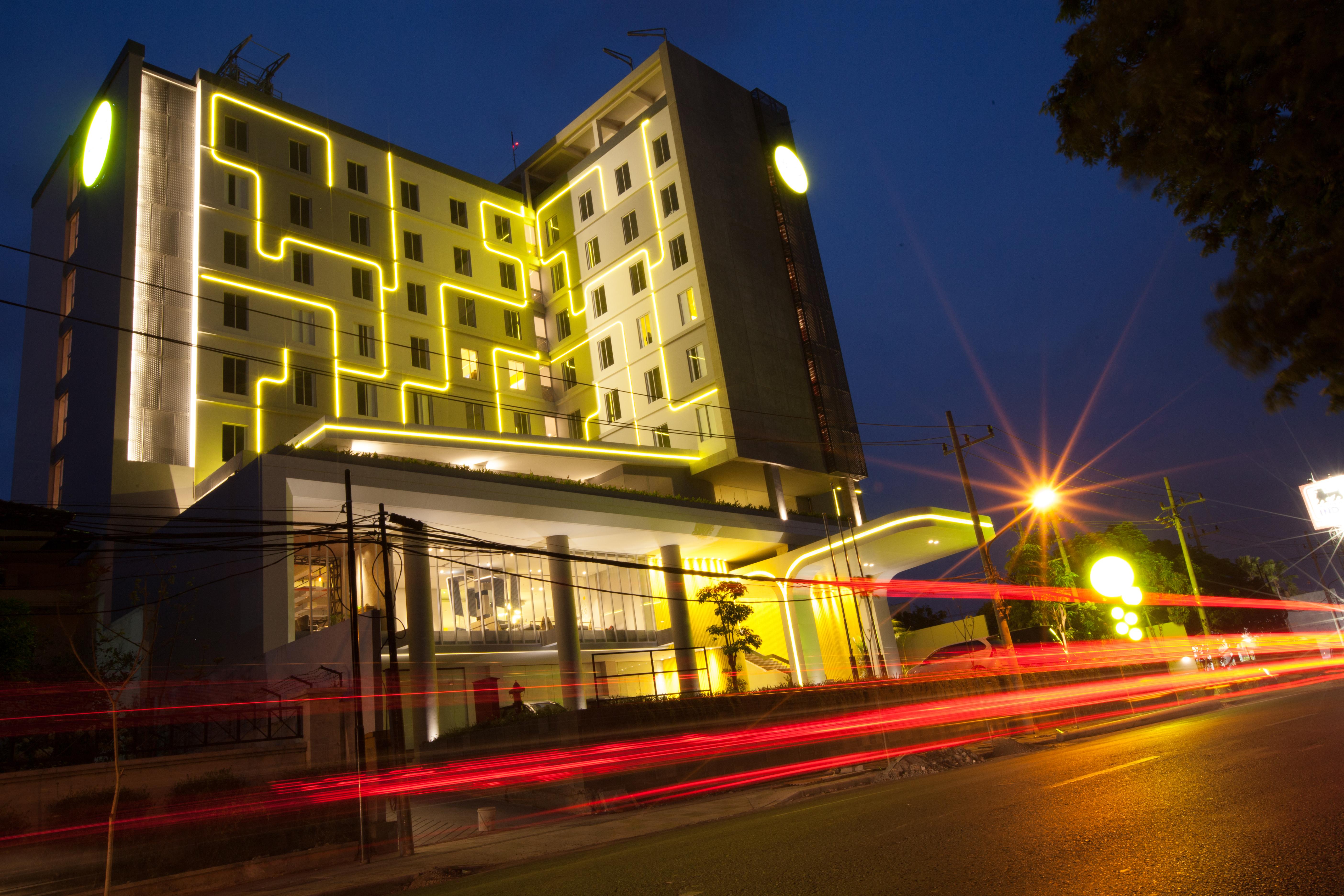 Yello Hotel Jemursari Σουραμπάγια Εξωτερικό φωτογραφία